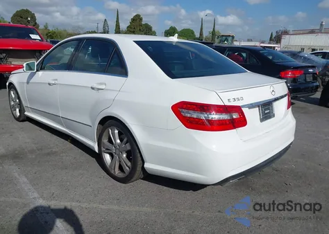 2013 Mercedes-Benz E 350 z USA, uszkodzony, nr VIN WDDHF5KBXDA734860